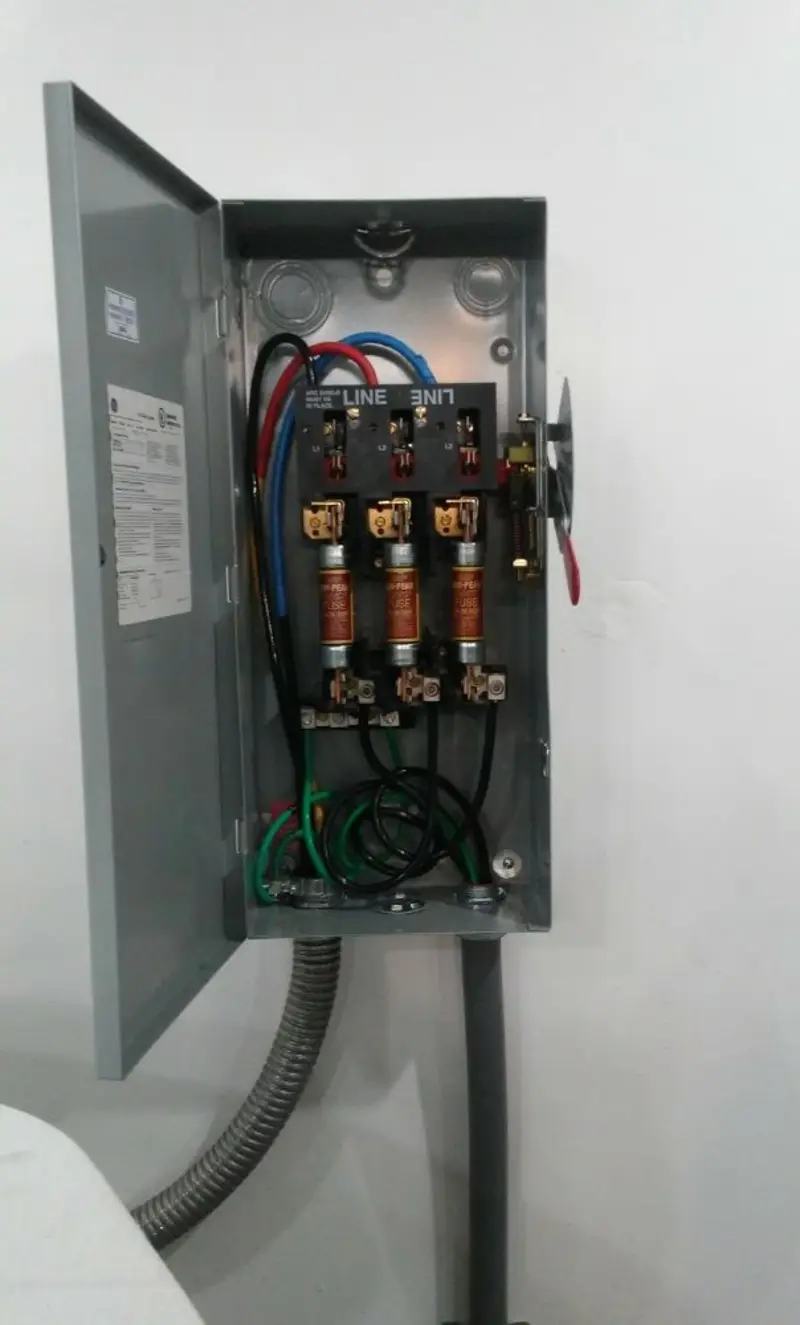 Three-phase disconnect switch installed for Electrical Wiring & Rewiring in Iuka